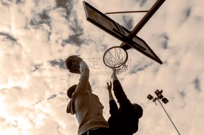 铃木一朗在 2009 年经典赛决赛中击出致胜安打，助日本队蝉联世界第一